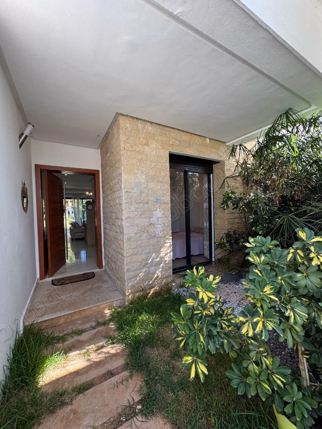 Luxe villa te koop in Sidi Bouknadel. 2 comfortabele kamers. Airconditioning en zwembad