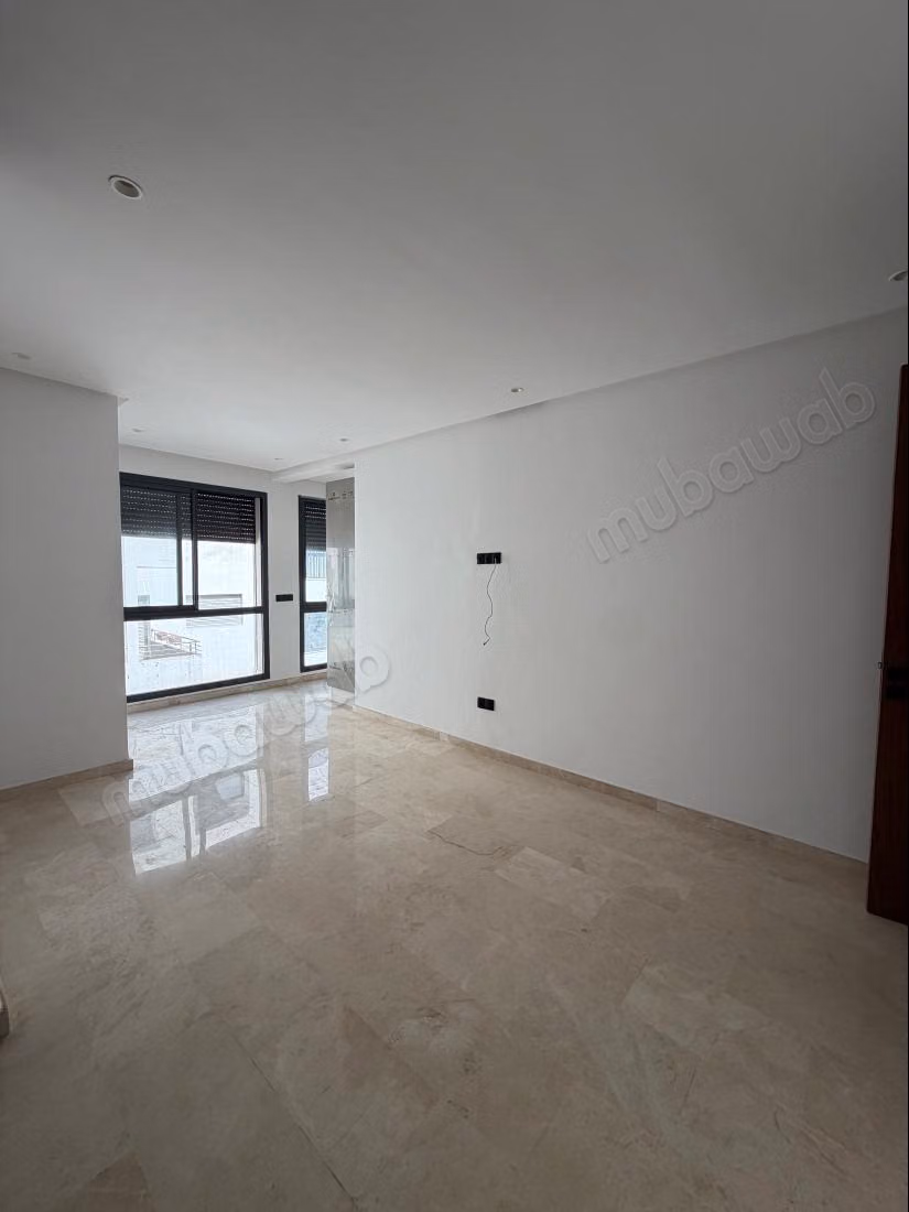 Vend appartement à Les princesses. Superficie 44 m². Porte blindée et résidence sécurisée — 3