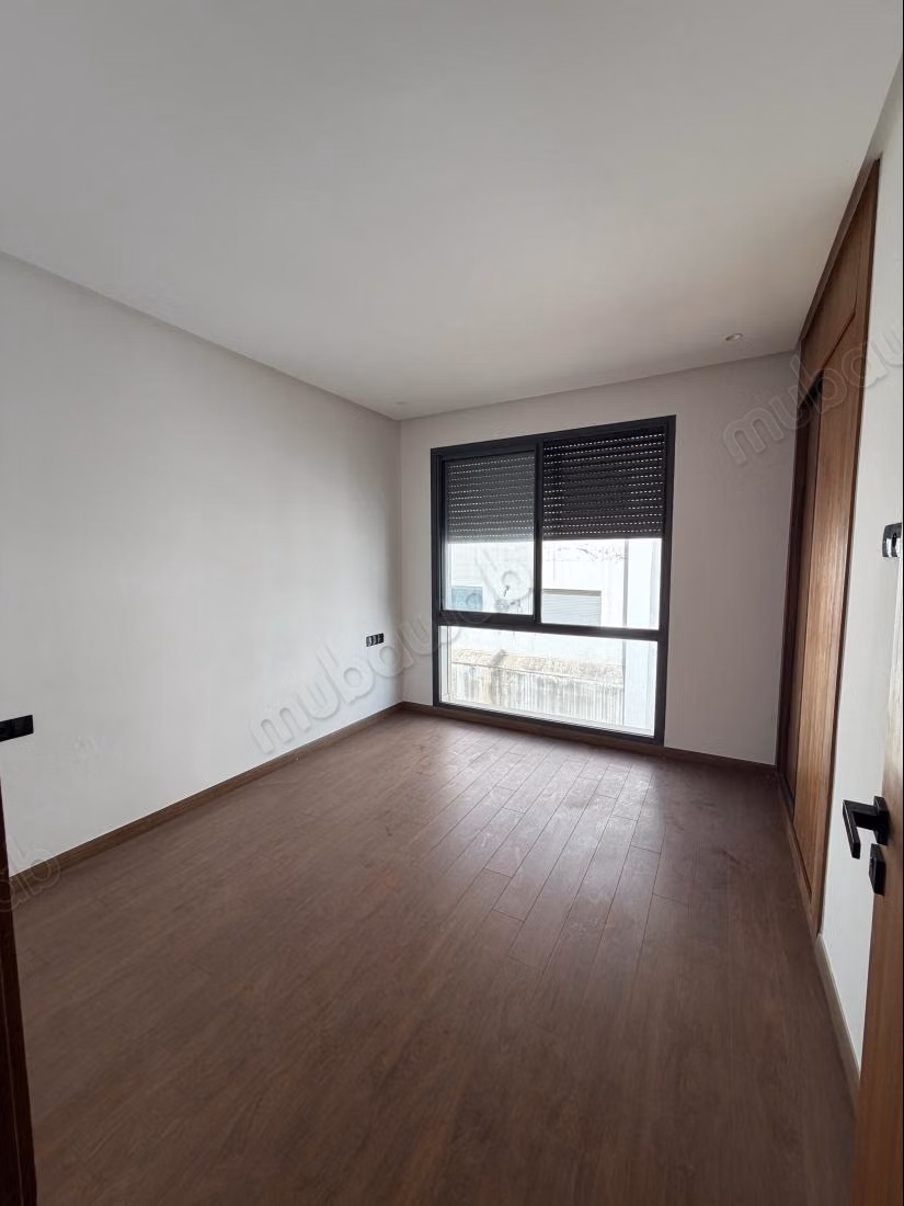 Vend appartement à Les princesses. Superficie 44 m². Porte blindée et résidence sécurisée — 4