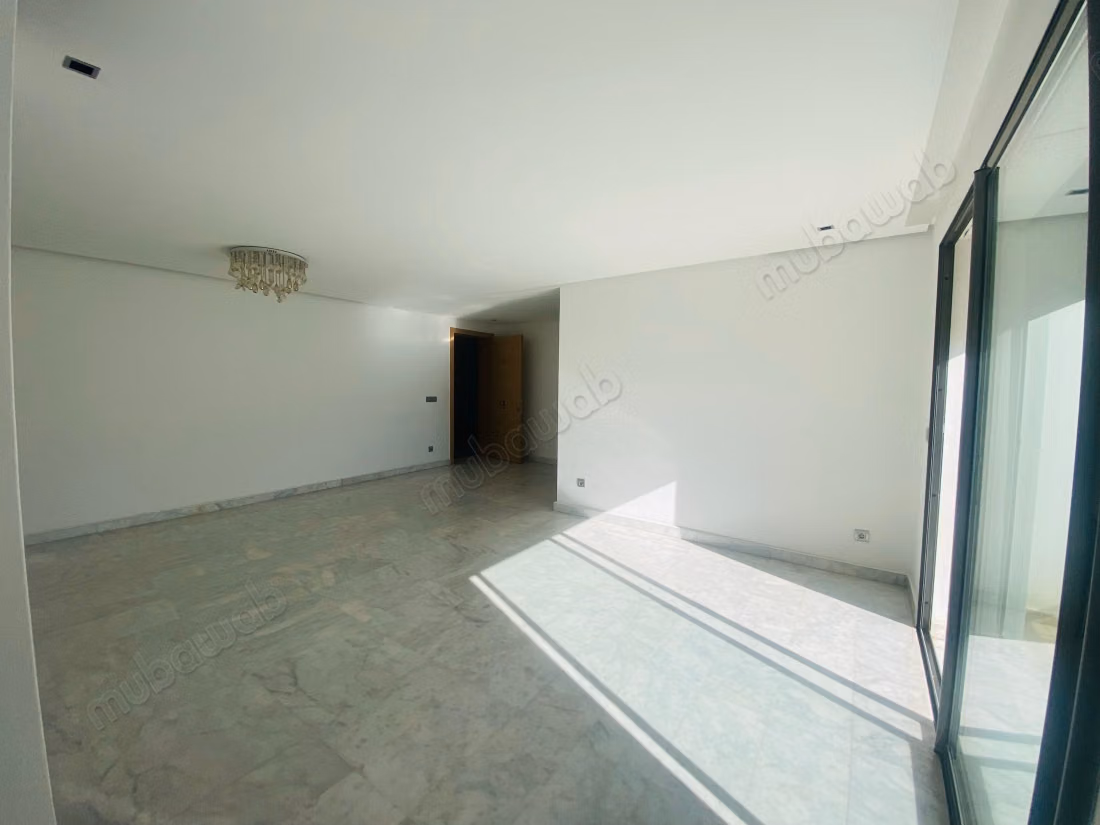Appartement 105 m² plein Sud – 2 chambres, garage & box