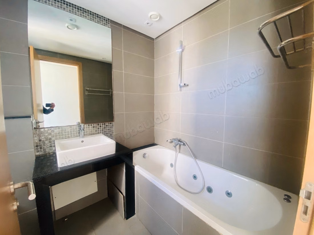 Appartement 105 m² plein Sud – 2 chambres, garage & box