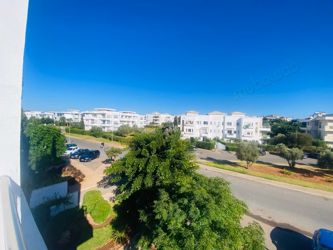 Appartement 105 m² plein Sud – 2 chambres, garage & box