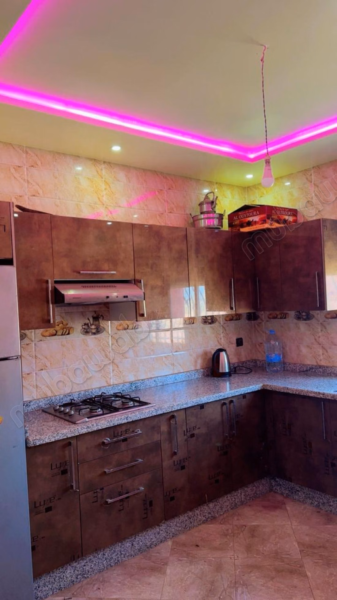 Huis te koop. 4 kamers. Kelder