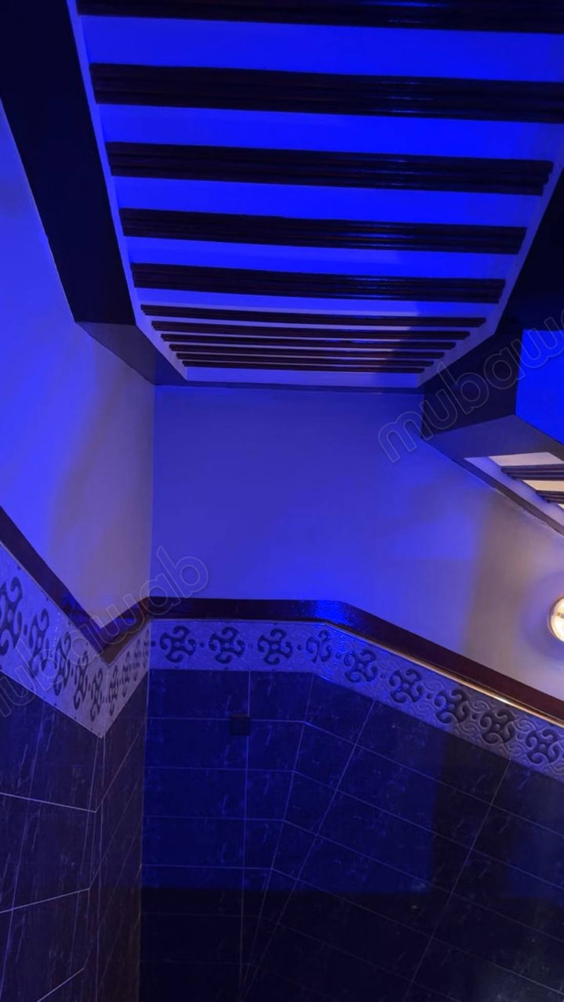 Huis te koop. 4 kamers. Kelder