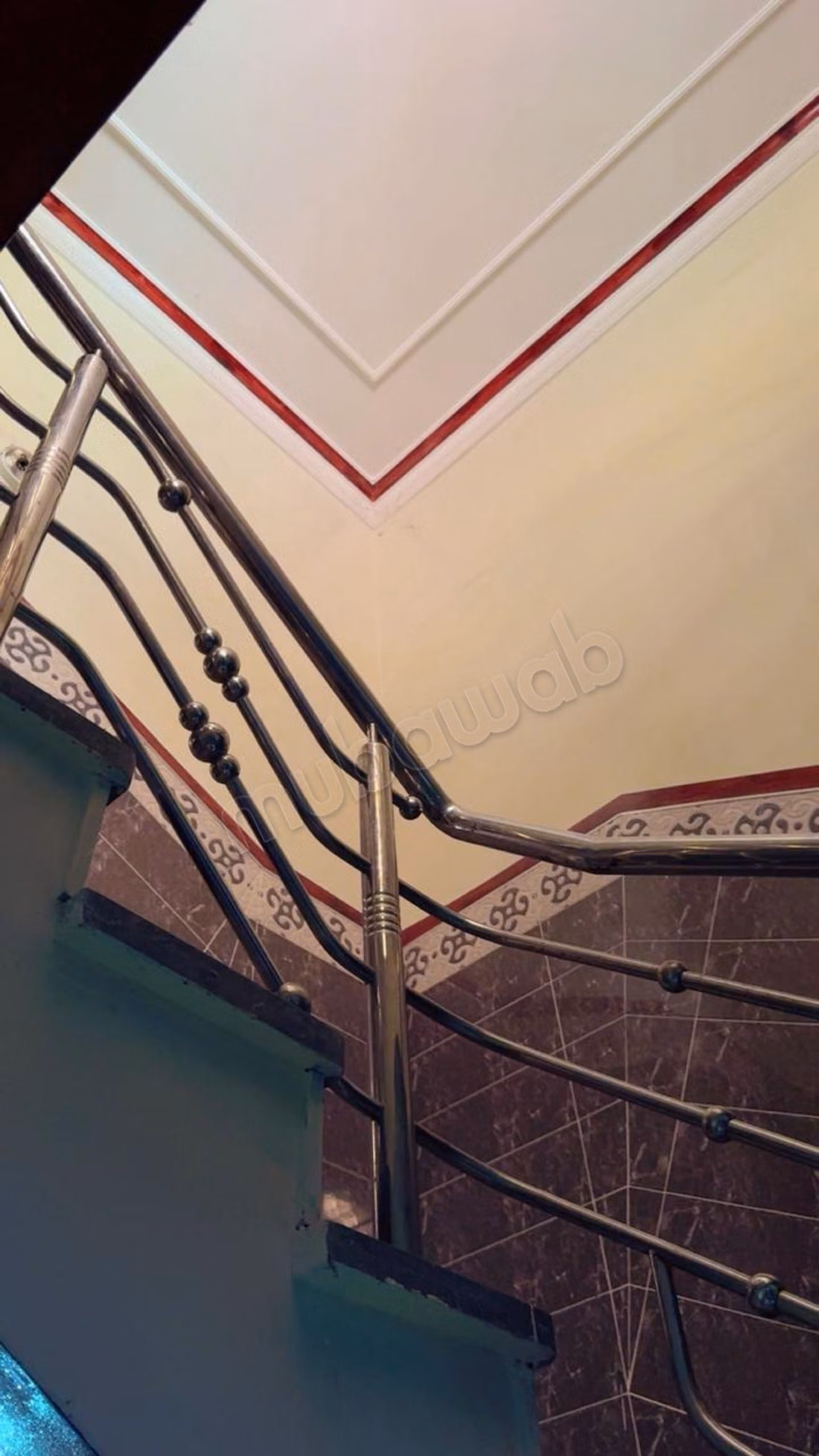 Huis te koop. 4 kamers. Kelder