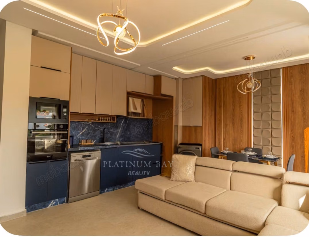 Appartement moderne de luxe avec vue panoramique sur la mer et installations récréatives complètes