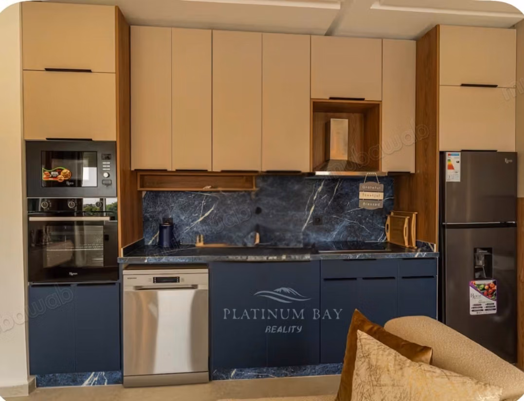 Appartement moderne de luxe avec vue panoramique sur la mer et installations récréatives complètes
