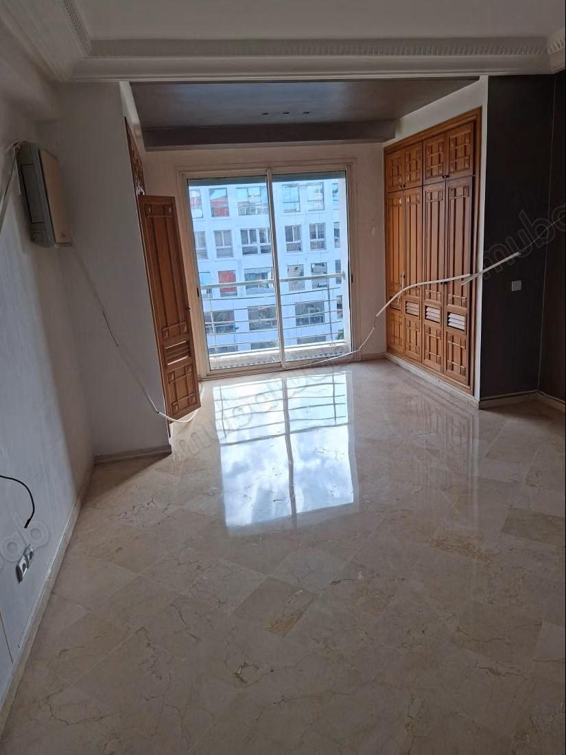 In affitto un bel appartamento, 4 camere Terrazza
