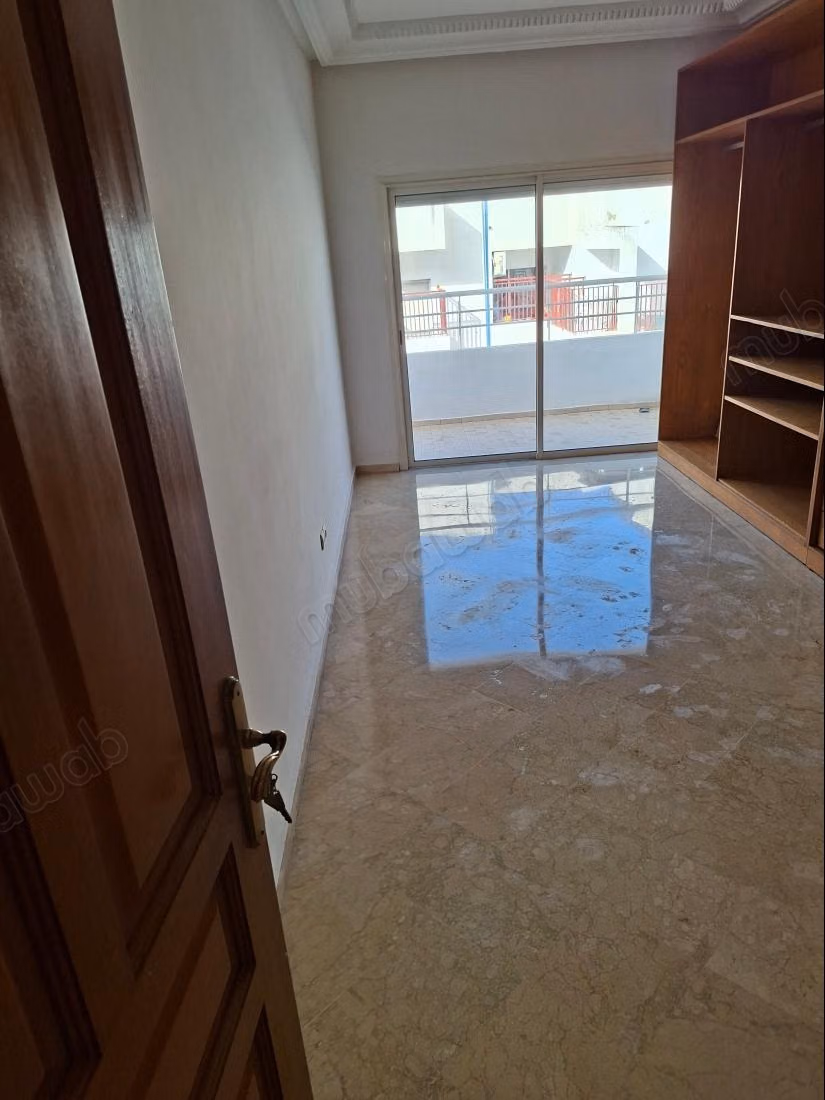 In affitto un bel appartamento, 4 camere Terrazza