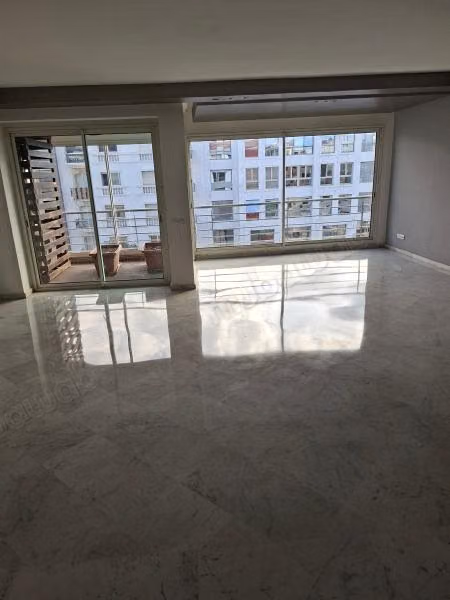 In affitto un bel appartamento, 4 camere Terrazza