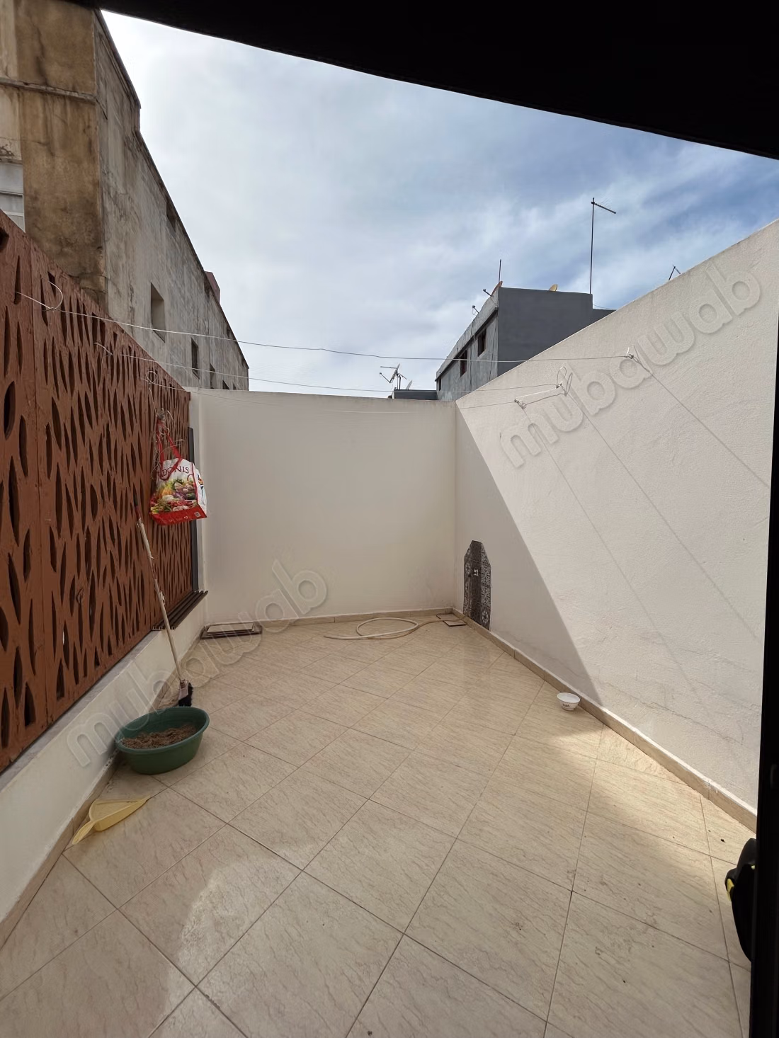 Rent this apartment in Aïn Sebaâ. 
2 lovely rooms. 
Well furnished