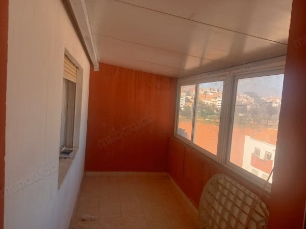 Superbe appartement à vendre dans le quartier d'Al Nahda. Surface 73 m². Antenne satellite