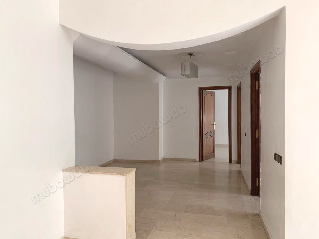 Apartamento en alquiler en Las Princesas. Superficie total 80 m². Puerta blindada y sistema de doble acristalamiento