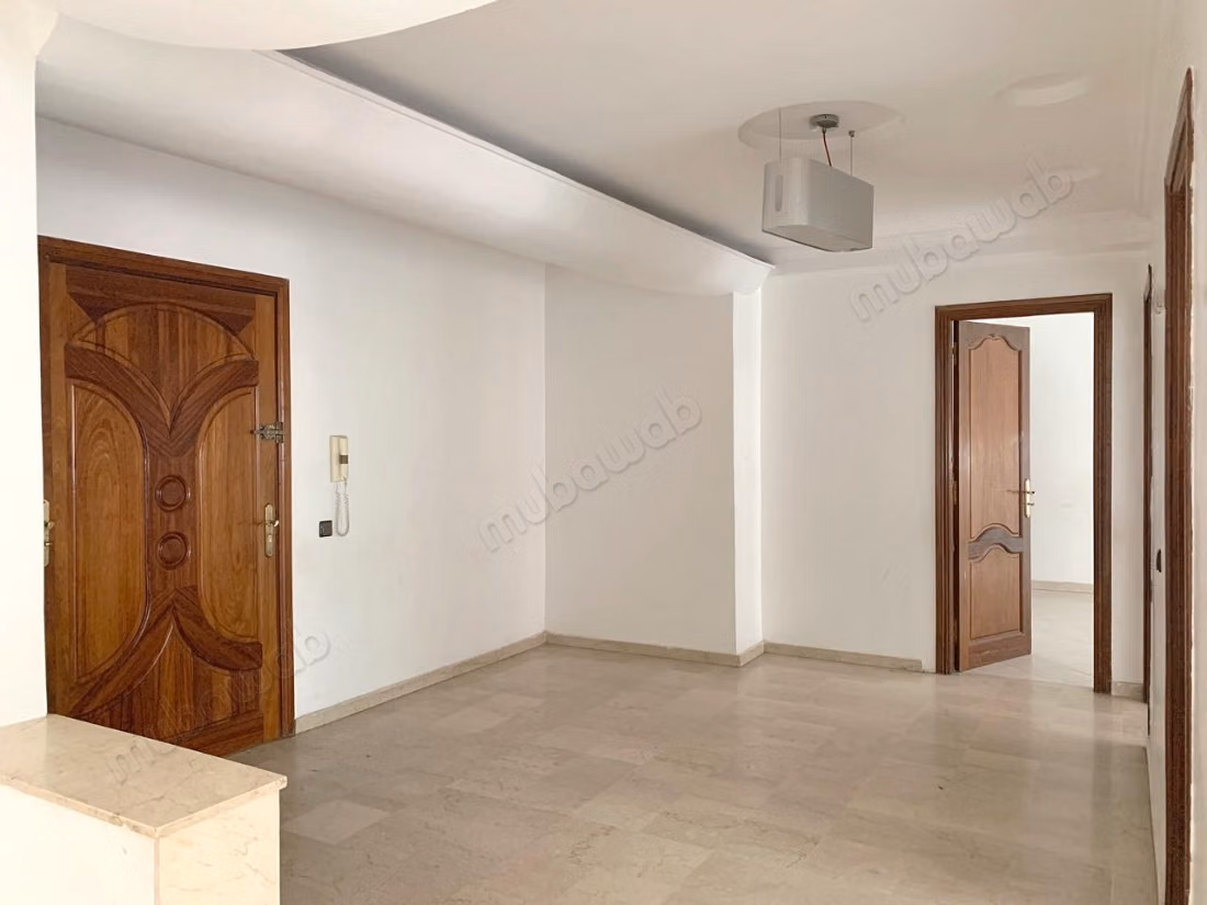 Apartamento en alquiler en Las Princesas. Superficie total 80 m². Puerta blindada y sistema de doble acristalamiento