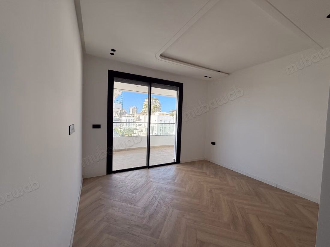 Appartement vide 2 chambres à louer à CFC