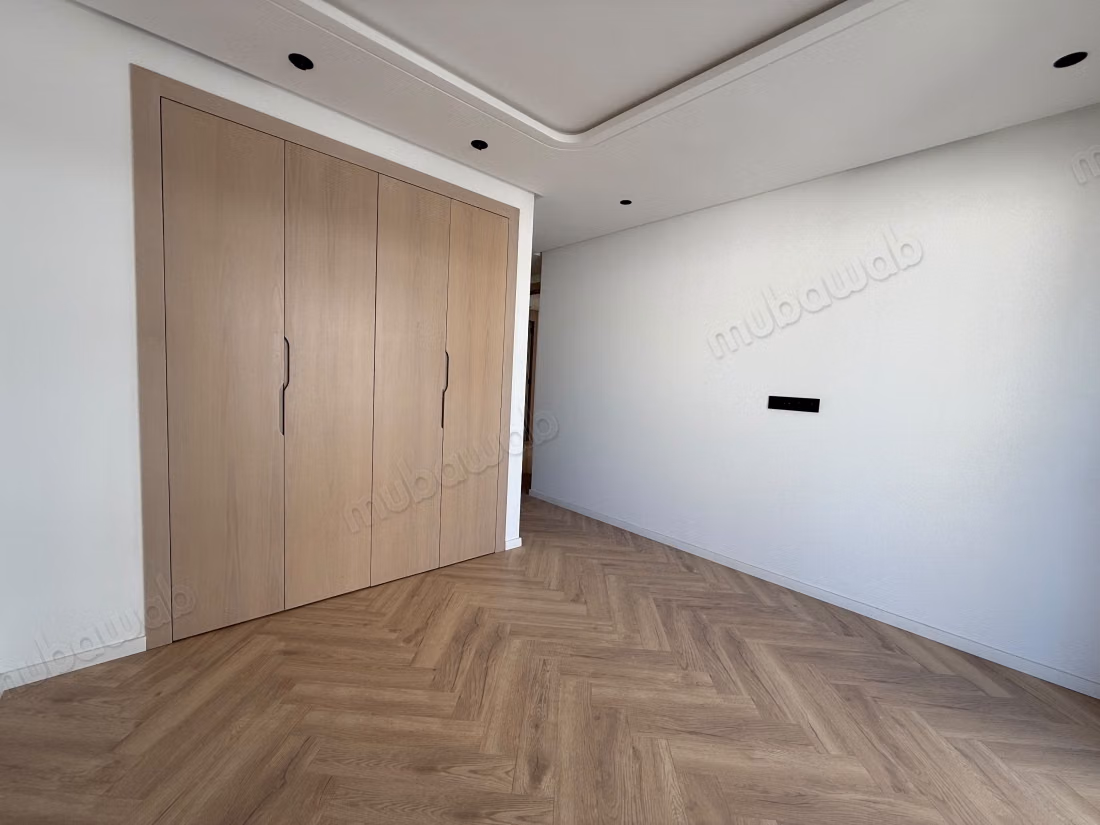 Appartement vide 2 chambres à louer à CFC