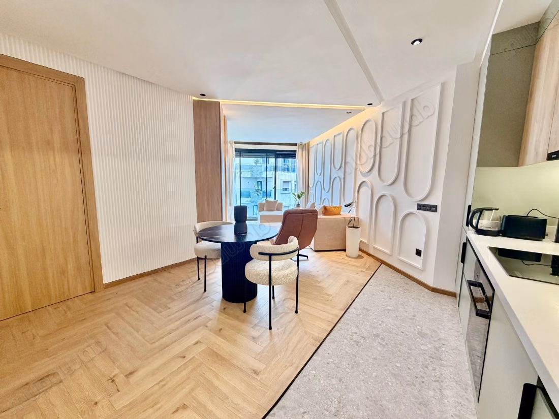 Appartement vide à Louer 
Prés de CFC