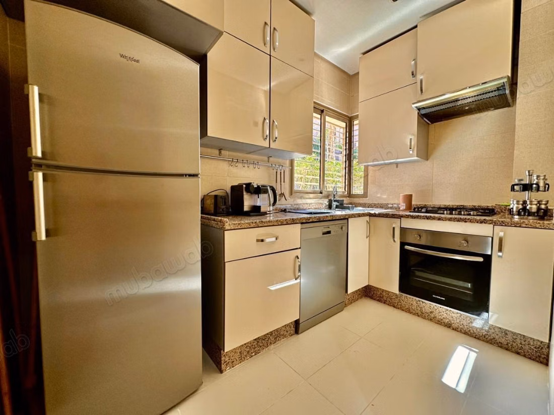Bel appartement en location à Route Amizmiz.
Surface totale 98 m².
Bien meublé