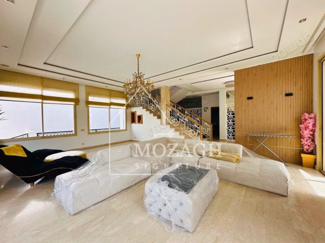 Bellissima villa moderna con piscina privata a Hay Targa