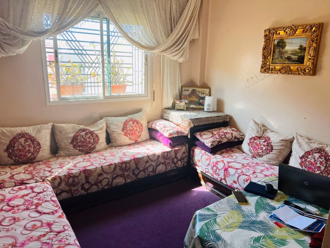 Mooie appartement te koop in Sidi Hajji. 2 mooie slaapkamers. Satellietsysteem