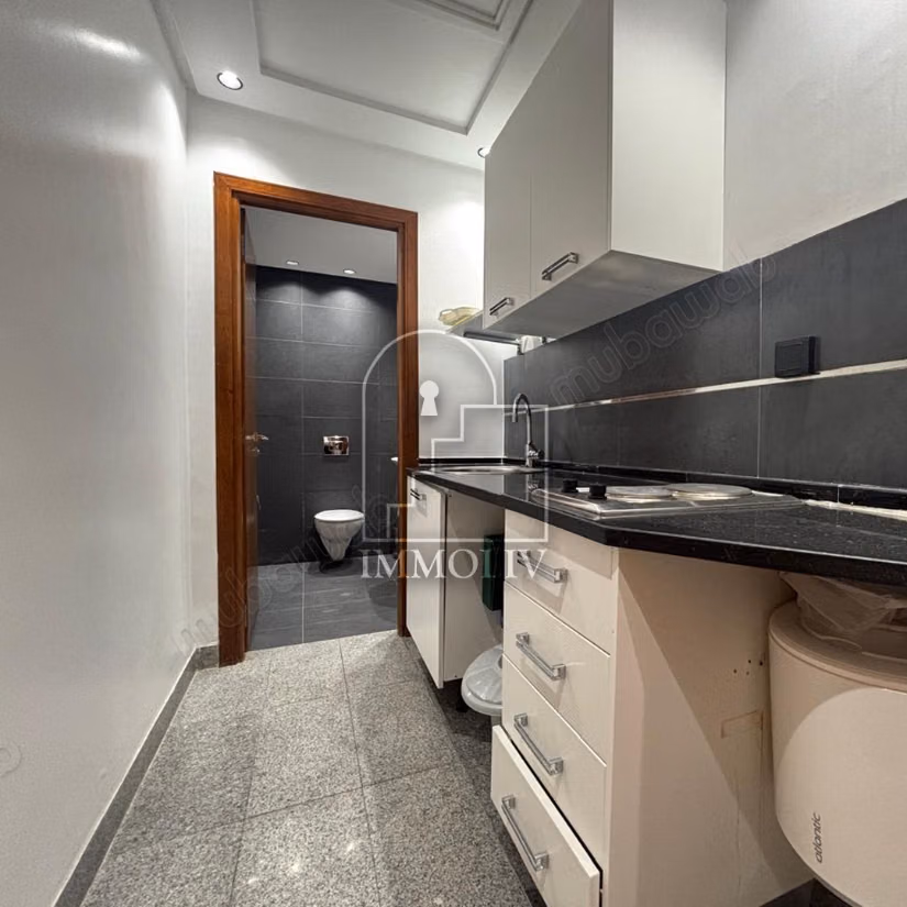 For rent an office H2 in Ain Zaghouan Nord