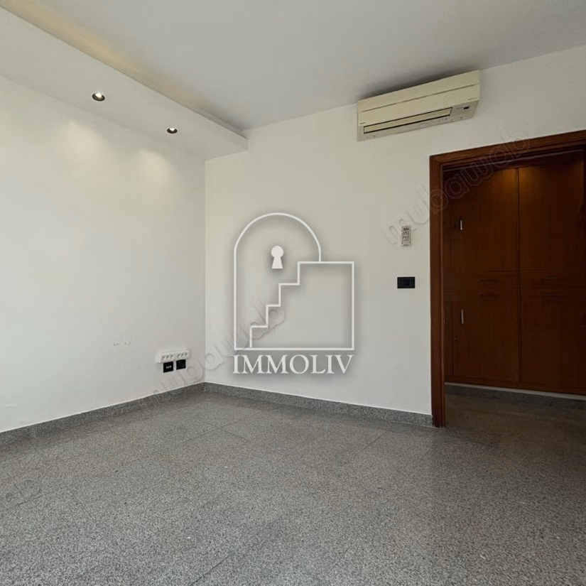 For rent an office H2 in Ain Zaghouan Nord