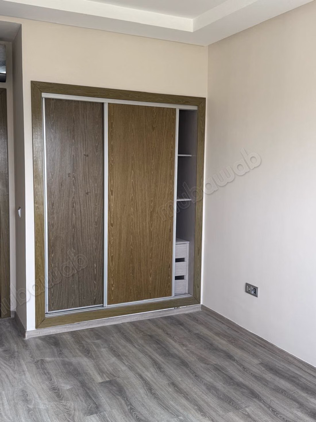 Très bel appartement en location à Quartier du Parc.
Surface de 90 m².
Concierge et climatisation