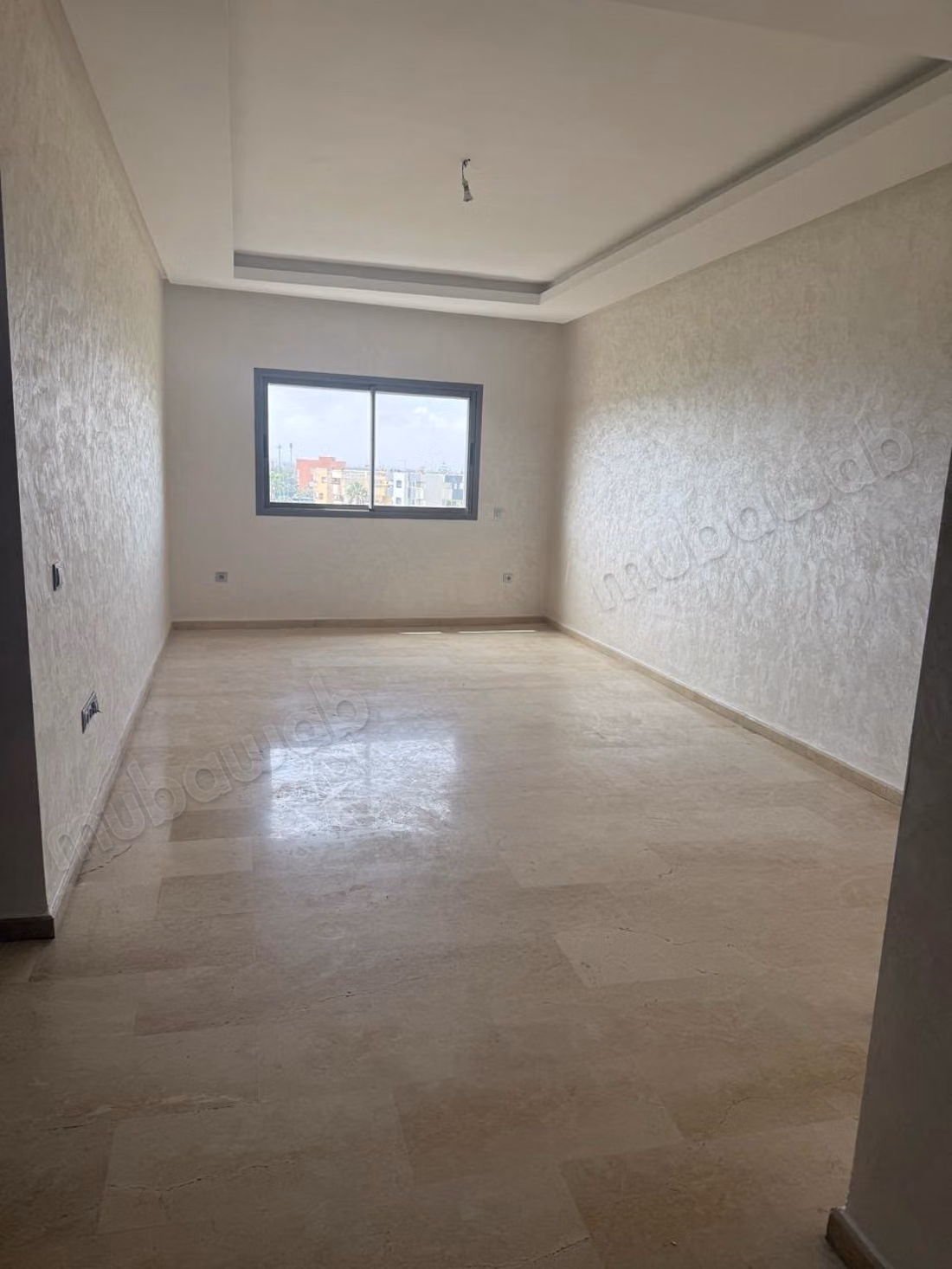 Très bel appartement en location à Quartier du Parc.
Surface de 90 m².
Concierge et climatisation