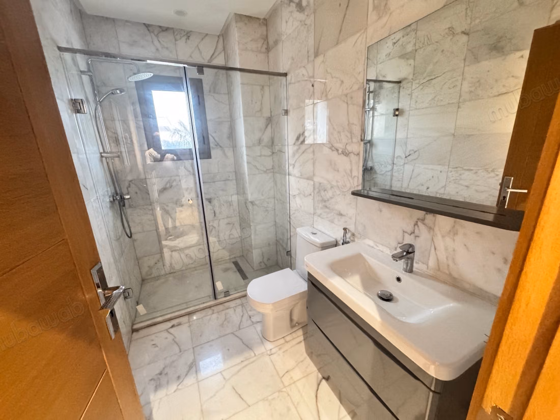 Villa isolata in affitto vuota, città verde, 4 suite