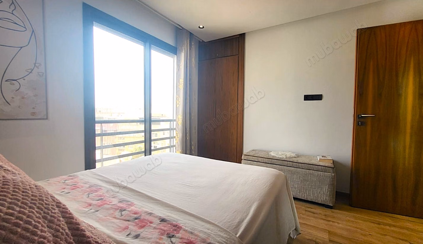 Studio meublé 5éme étg balcon clim 47 m² Bourgogne