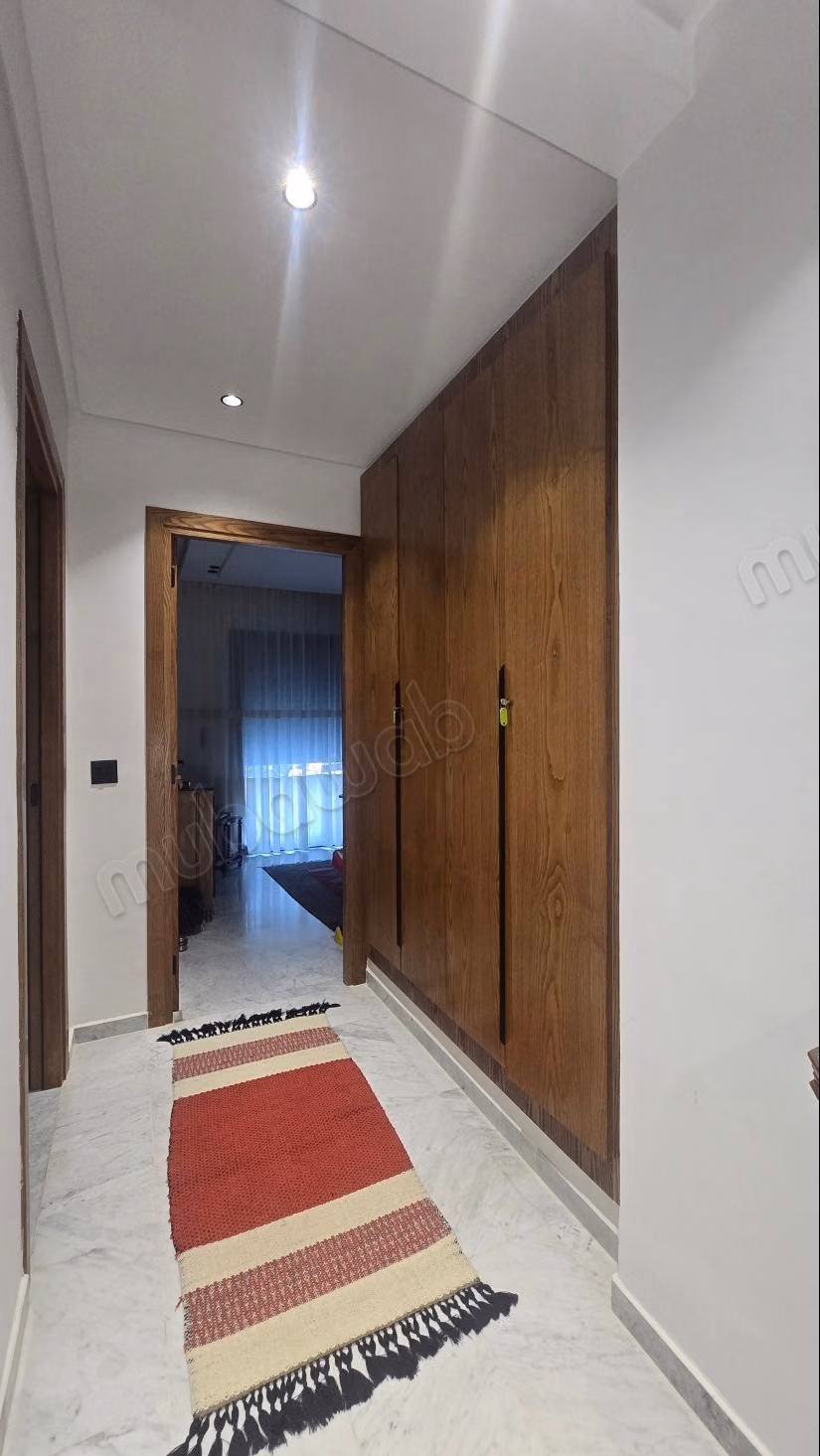 Un appartement S3 vide à la Marsa