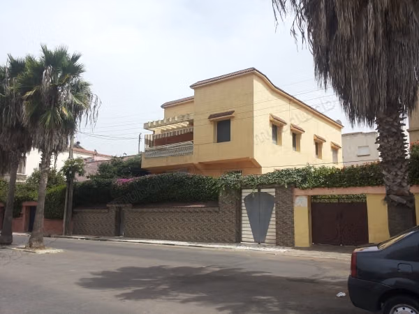 484 m² Villa in the Les Crêtes Californie neighborhood