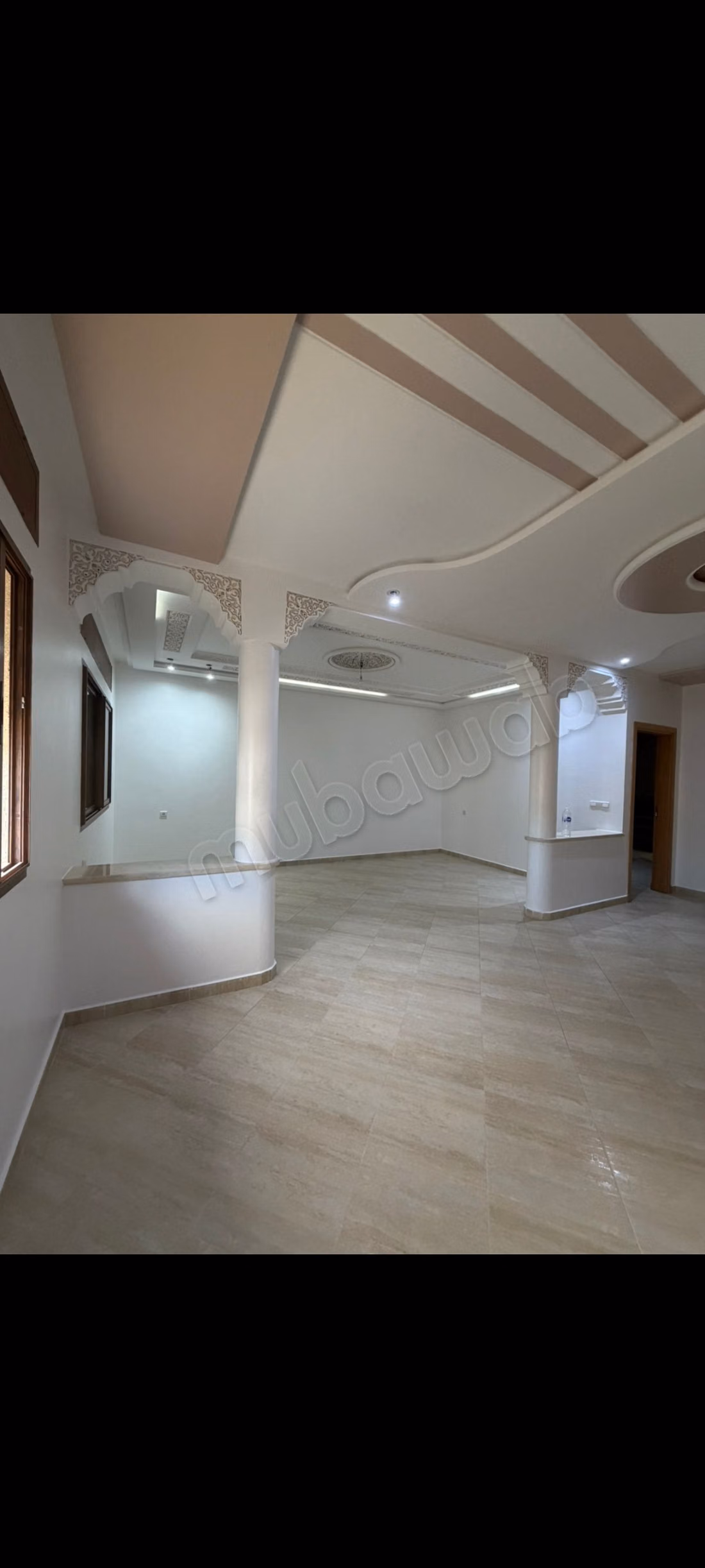 Maison à louer à Moujahidine 
2 niveaux privatifs