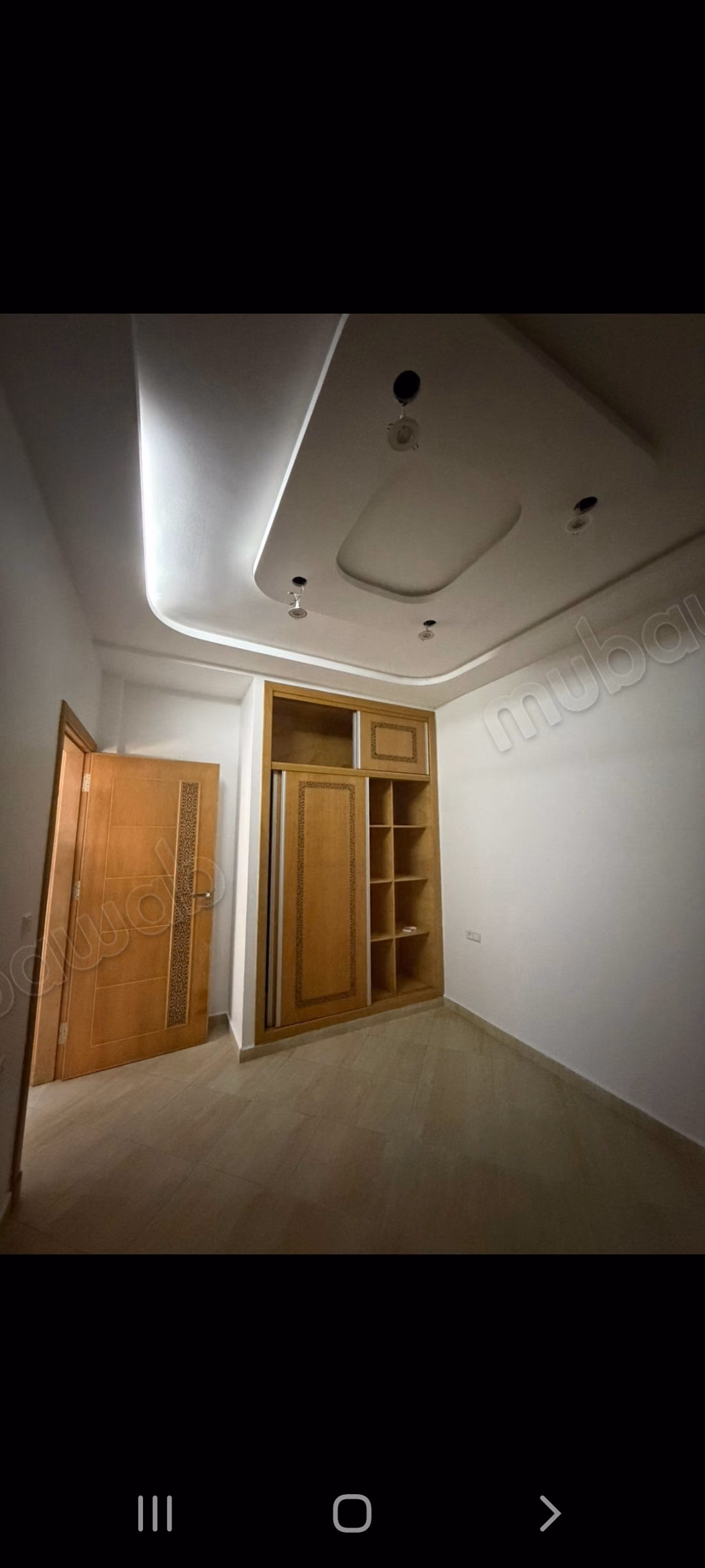Maison à louer à Moujahidine 
2 niveaux privatifs