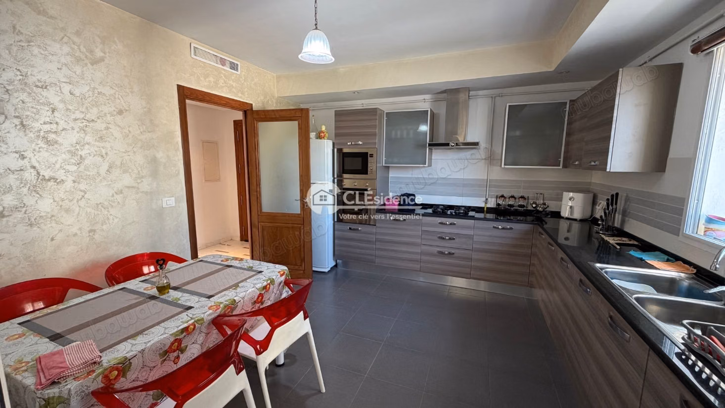 Un superbe S4 a vendre aux Jardins de carthage