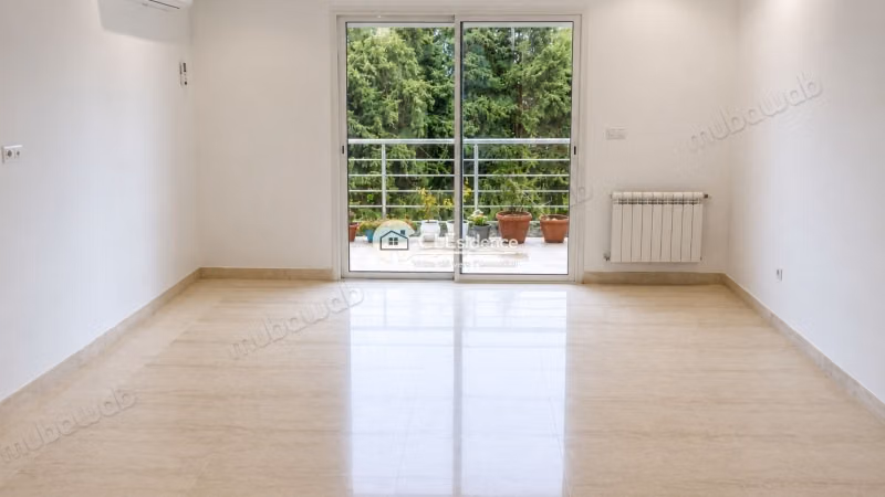 Superbo S3 in affitto a Soukra con vista sul golf