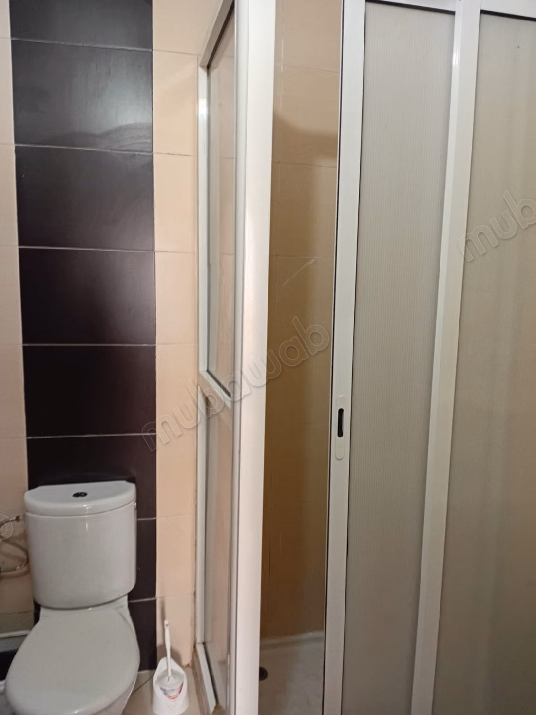 Appartementen te huur in de Al-Farah buurt. 3 comfortabele kamers. Traditionele lounge en satellietsysteem