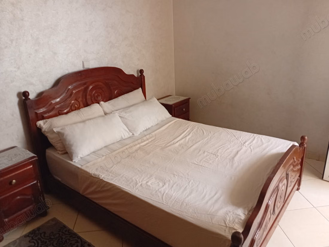 Appartementen te huur in de Al-Farah buurt. 3 comfortabele kamers. Traditionele lounge en satellietsysteem