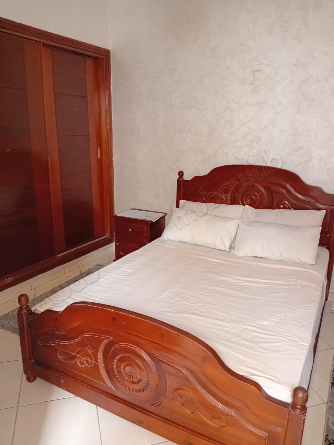 Appartementen te huur in de Al-Farah buurt. 3 comfortabele kamers. Traditionele lounge en satellietsysteem