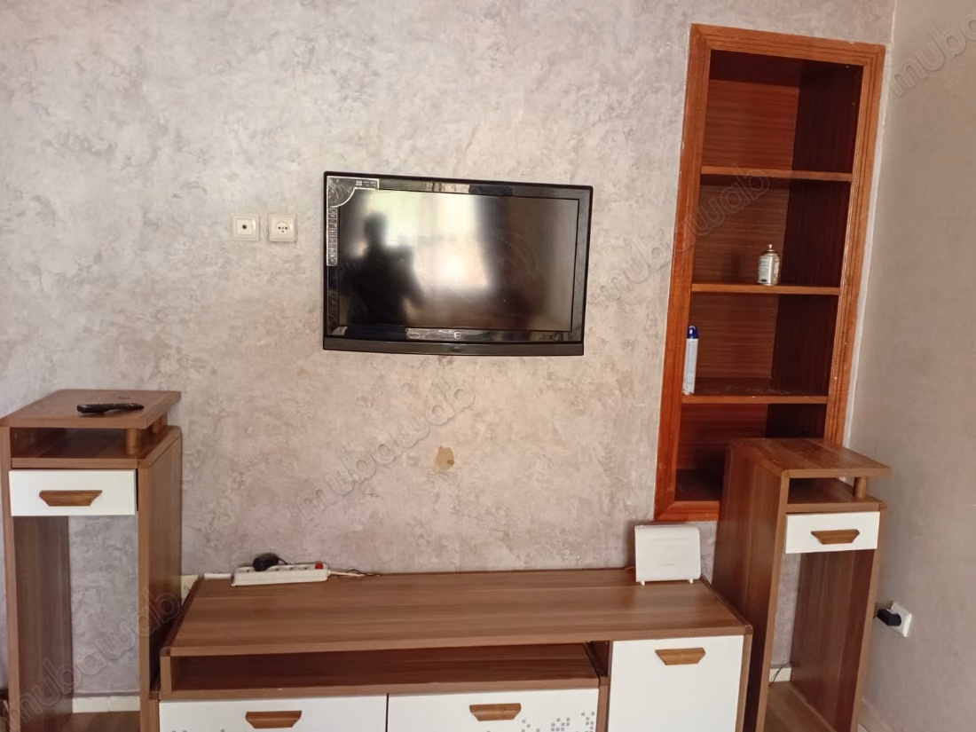 Appartementen te huur in de Al-Farah buurt. 3 comfortabele kamers. Traditionele lounge en satellietsysteem