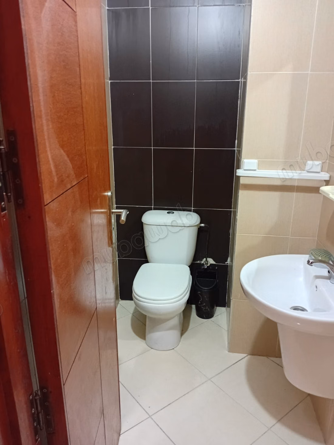 Appartementen te huur in de Al-Farah buurt. 3 comfortabele kamers. Traditionele lounge en satellietsysteem
