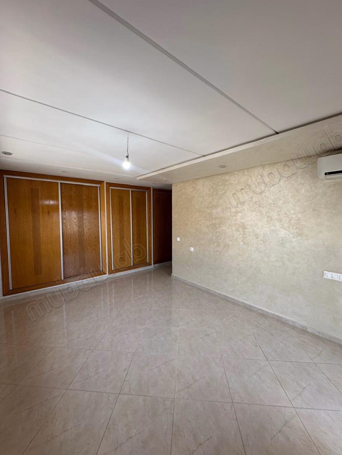 Location d'un appartement à Maamora. 3 chambres agréables. Cuisine entièrement équipée