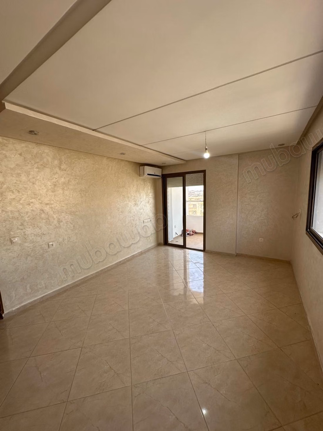 Location d'un appartement à Maamora. 3 chambres agréables. Cuisine entièrement équipée