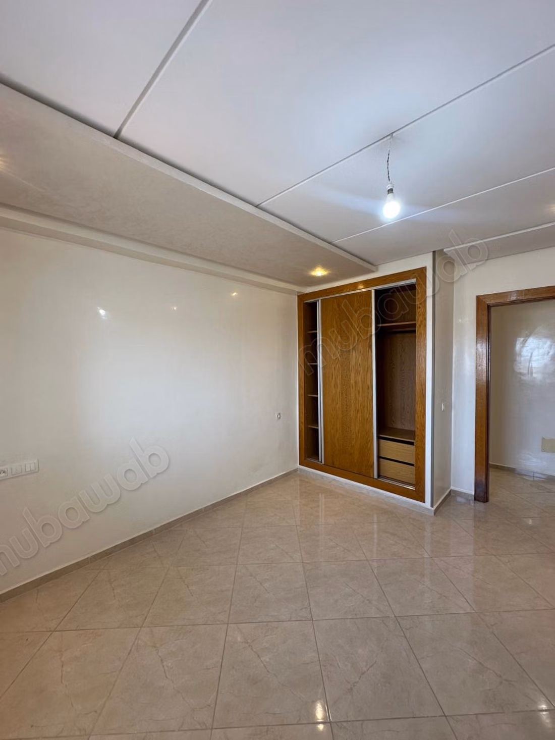 Location d'un appartement à Maamora. 3 chambres agréables. Cuisine entièrement équipée