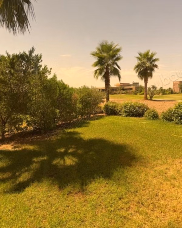 Bel appartamento al piano terra, Golf Prestigia
