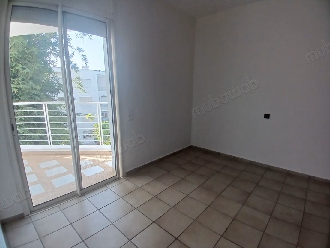 Appartamento con 3 camere da letto a Hay Riad