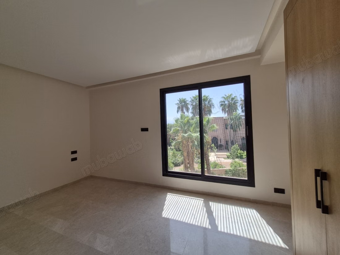 Villa de haut standing à vendre à Route Amizmiz