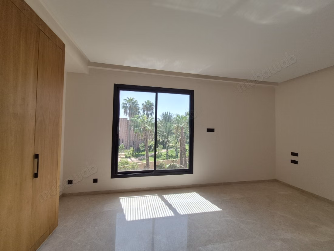 Villa de haut standing à vendre à Route Amizmiz