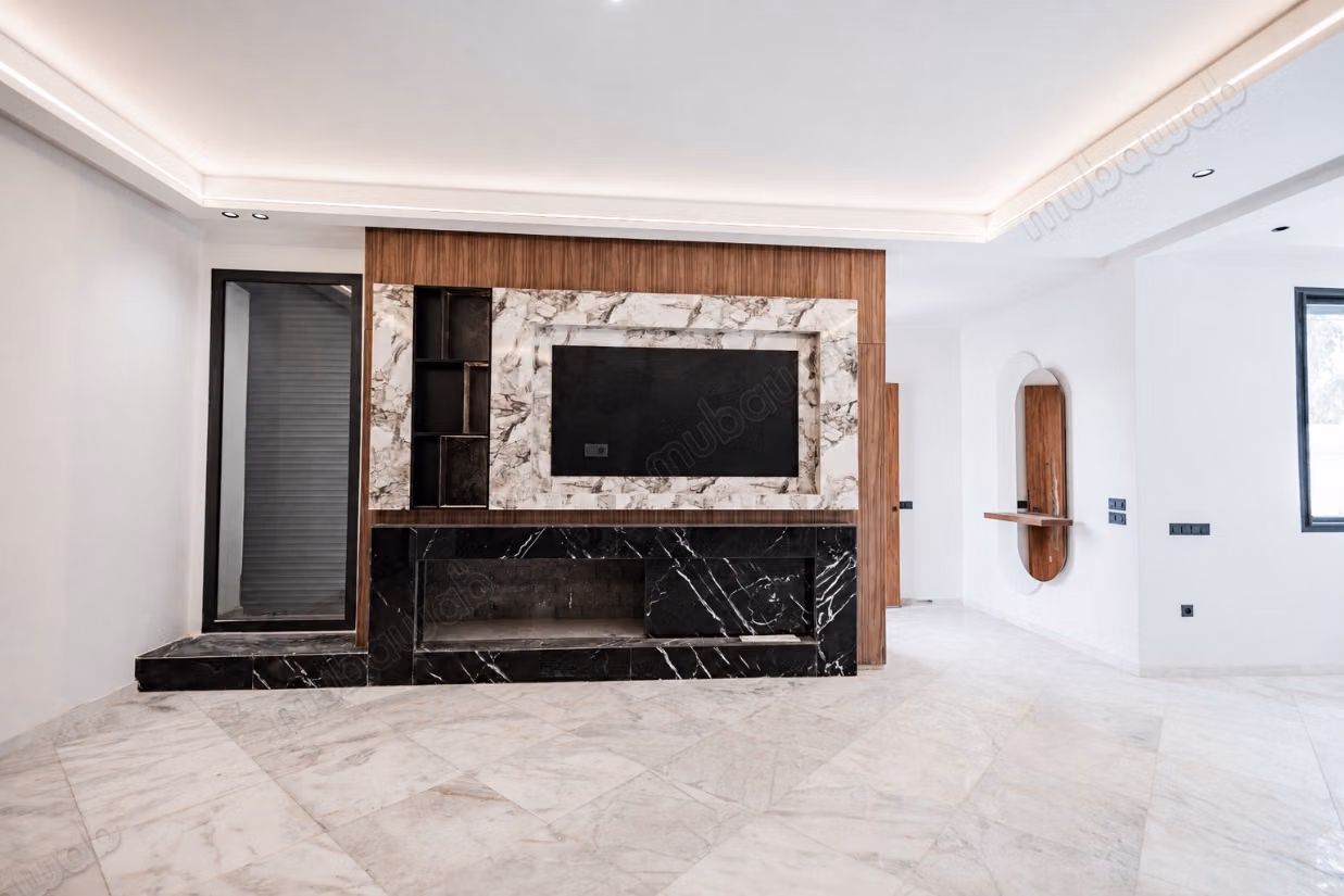 Suntuosa casa en venta en Route Immouzer. Área total 492 m²