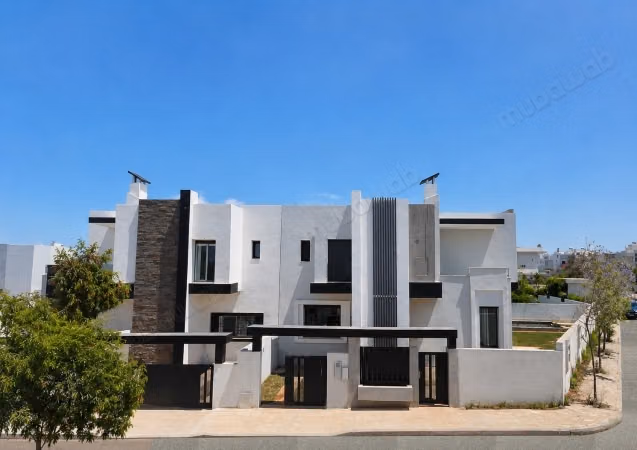 Suntuosa casa en venta en Route Immouzer. Área total 492 m²